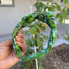 Load image into Gallery viewer, Green Knotted Headband